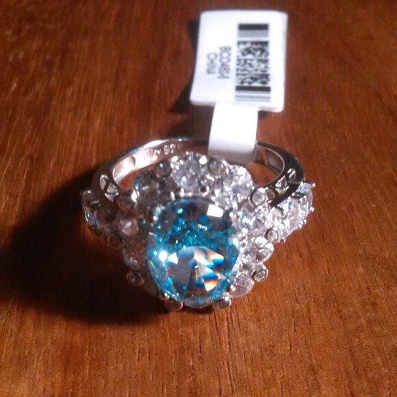 Simulated Blue and White Diamond Sterling Silver Fire Cut Ring (Size 8) - Picture 6 of 16